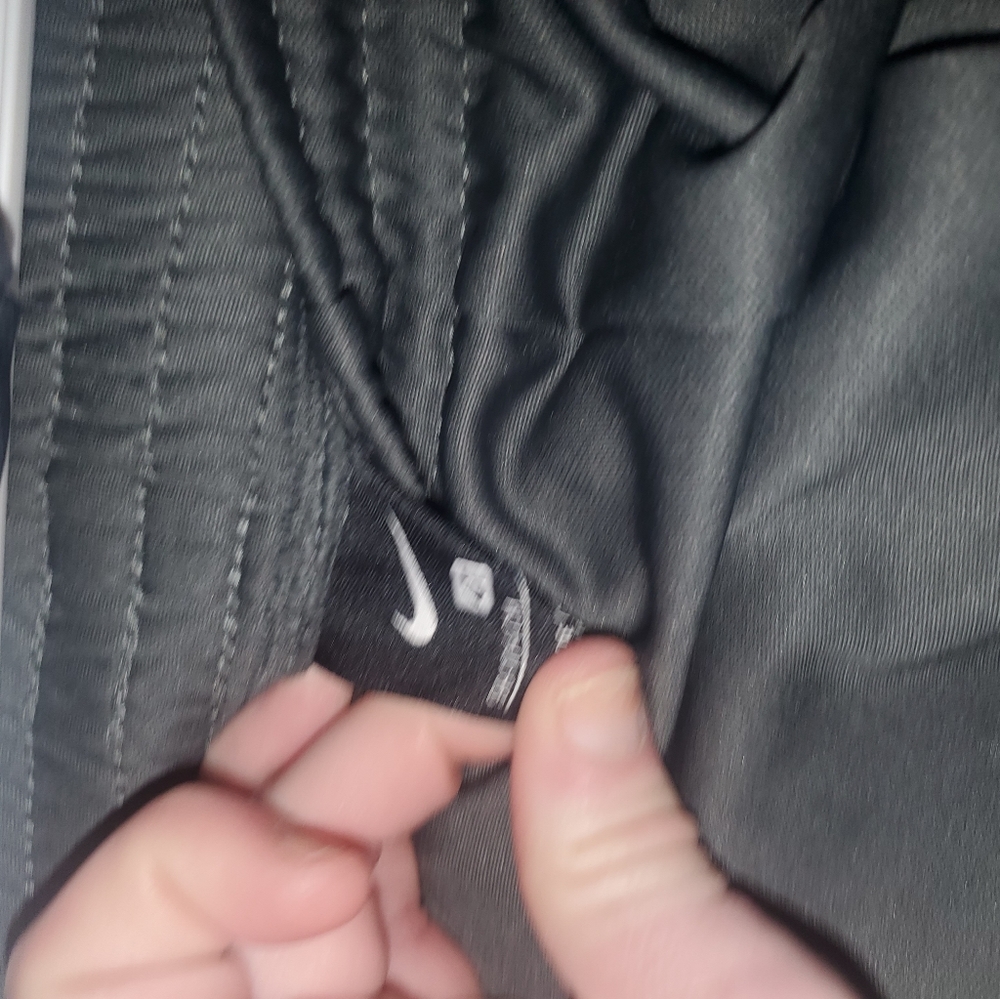 2 tracksuits - Picture 2 of 10